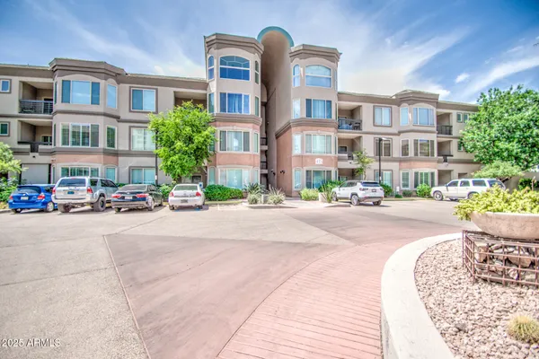 $435,000 | 435 West Rio Salado Parkway, Unit 208, Tempe, AZ 85281