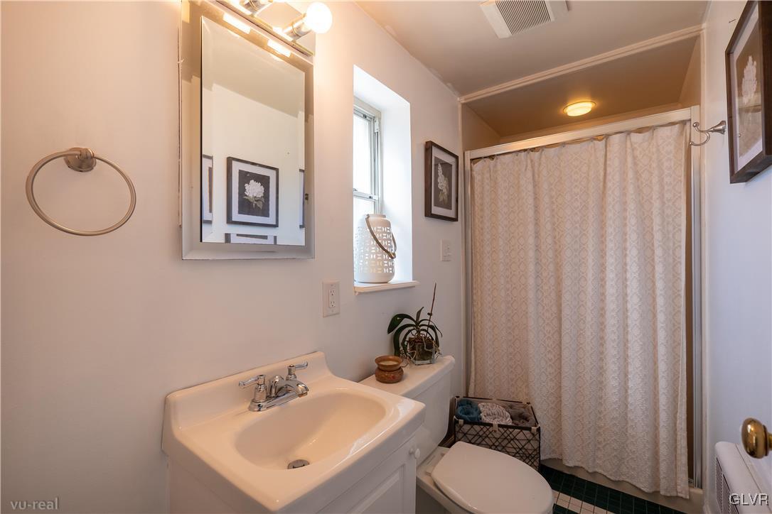 2977 Avon Road Bethlehem, PA 18017 - Photo 22 of 30 Gallery Image 22