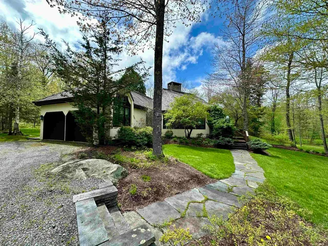 $1,100,000 | 16 Springhill Road, West Dover, VT 05356