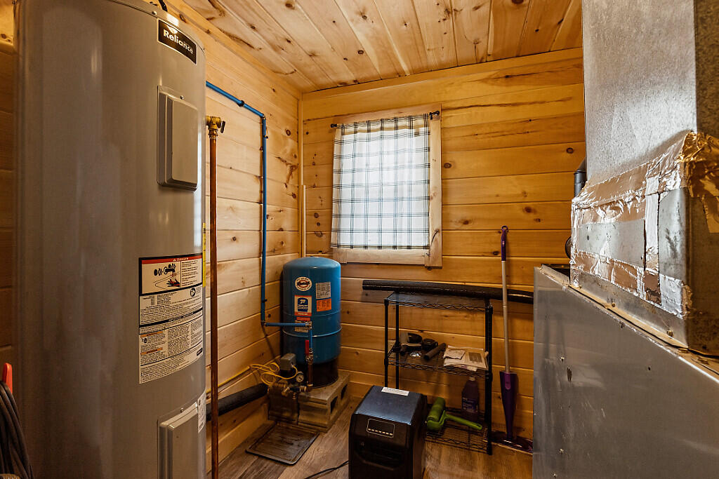 55 Emery Road Starks, ME 04911 - Photo 20 of 47 21_BP5A0159_DxO_mls