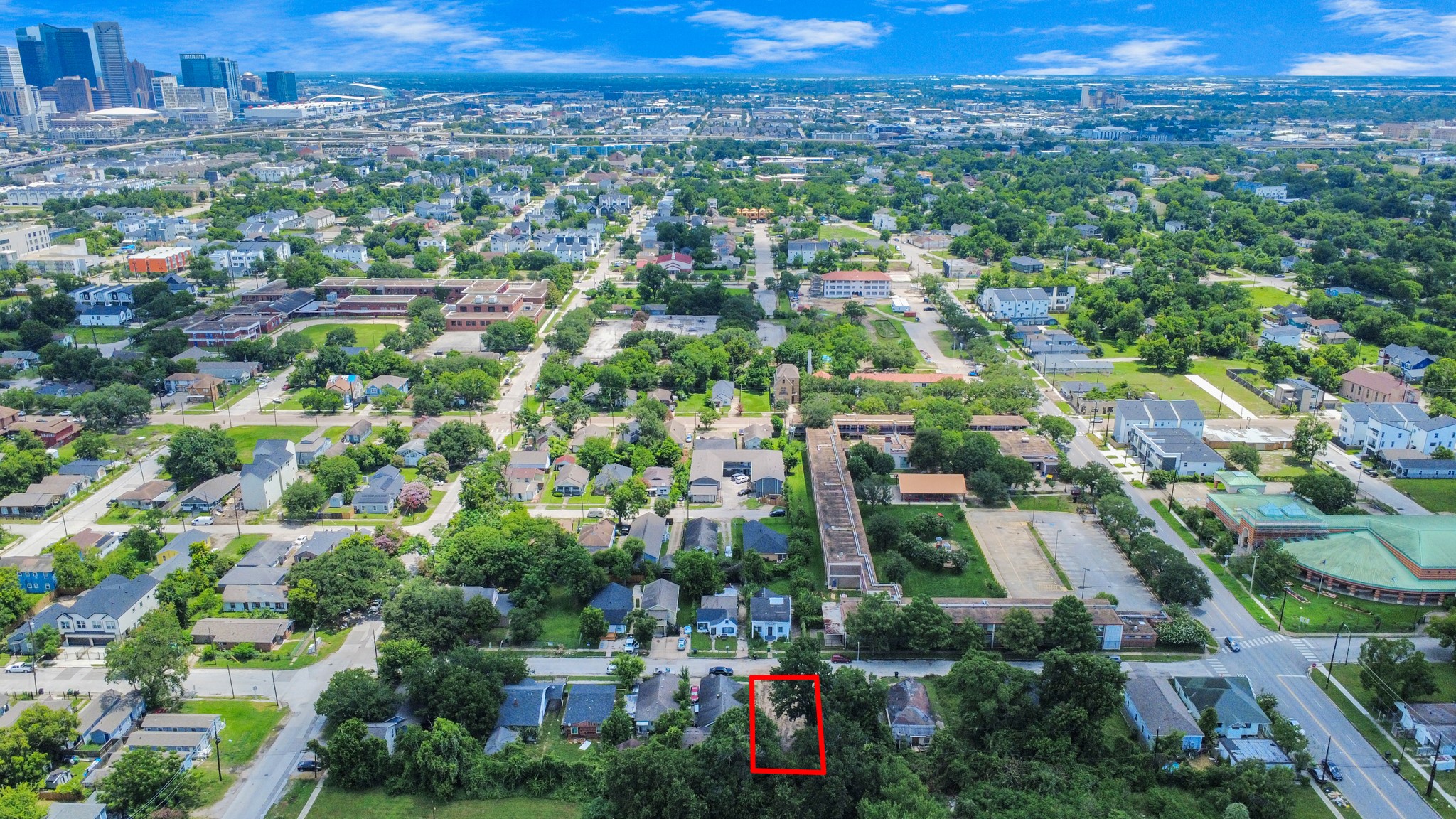 2828 Winbern Street Houston, TX 77004 - Photo 10 of 11 an aerial view of multiple house
