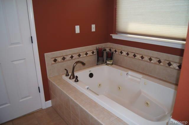 2008 South Elba Road Lapeer, MI 48446 - Photo 22 of 31 DSC04028.jpg