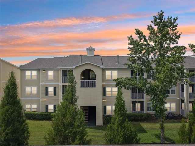 $205,000 | 18443 Bridle Club Drive, Unit 18443, Tampa, FL 33647