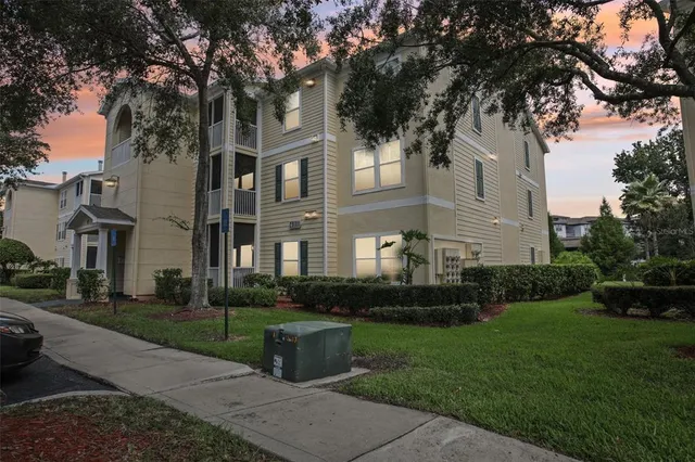 $205,000 | 18443 Bridle Club Drive, Unit 18443, Tampa, FL 33647