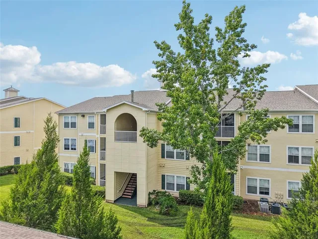 $205,000 | 18443 Bridle Club Drive, Unit 18443, Tampa, FL 33647