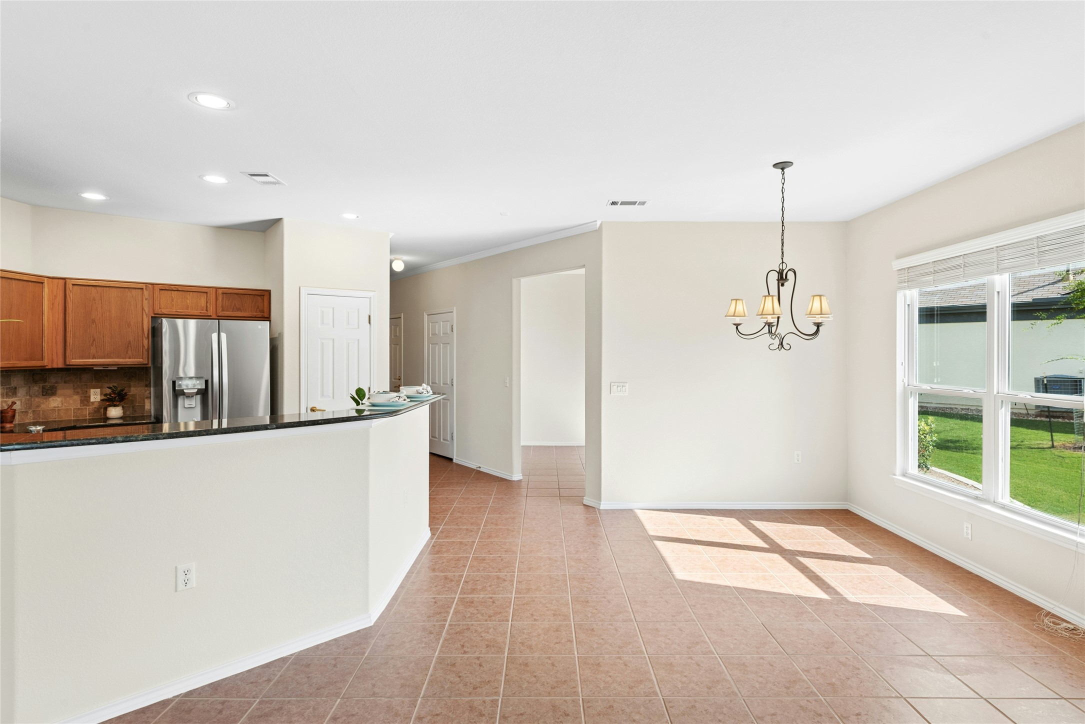 516 Crockett Loop Georgetown, TX 78633 - Photo 12 of 40 Kitchen & Dining Area