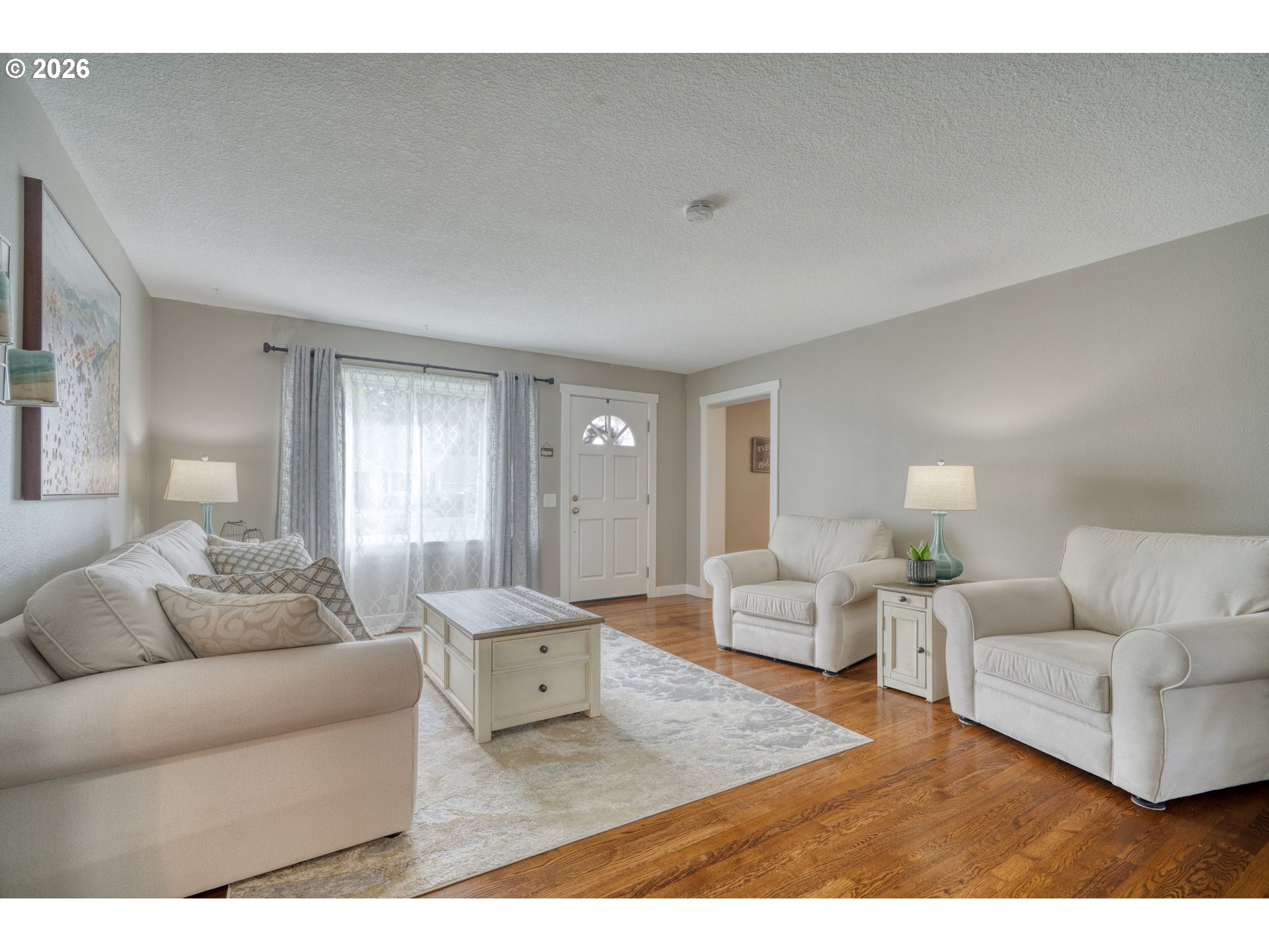 165 North Vernonia Road St. Helens, OR 97051 - Photo 12 of 41 Living Room/Entrance