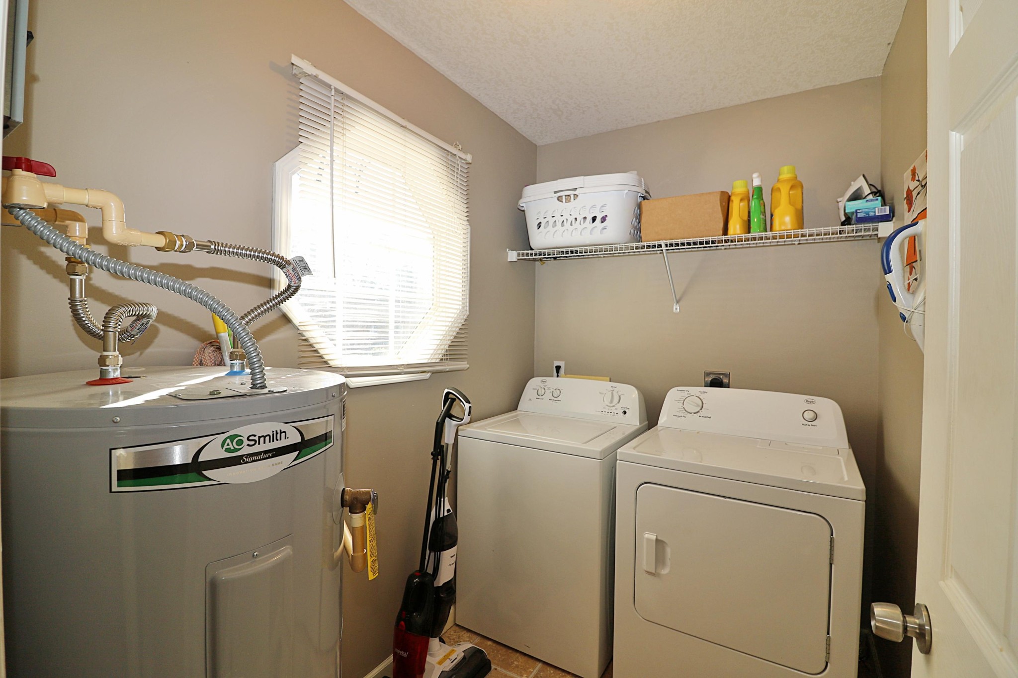 299 Lafayette Street Oneida, TN 37841 - Photo 5 of 26 Gallery Image 5