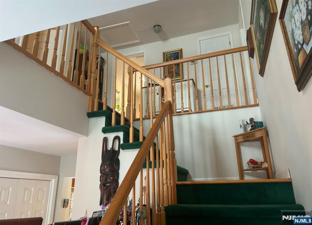16 Crest Road Sussex, NJ 07461 - Photo 3 of 11 a view of entryway