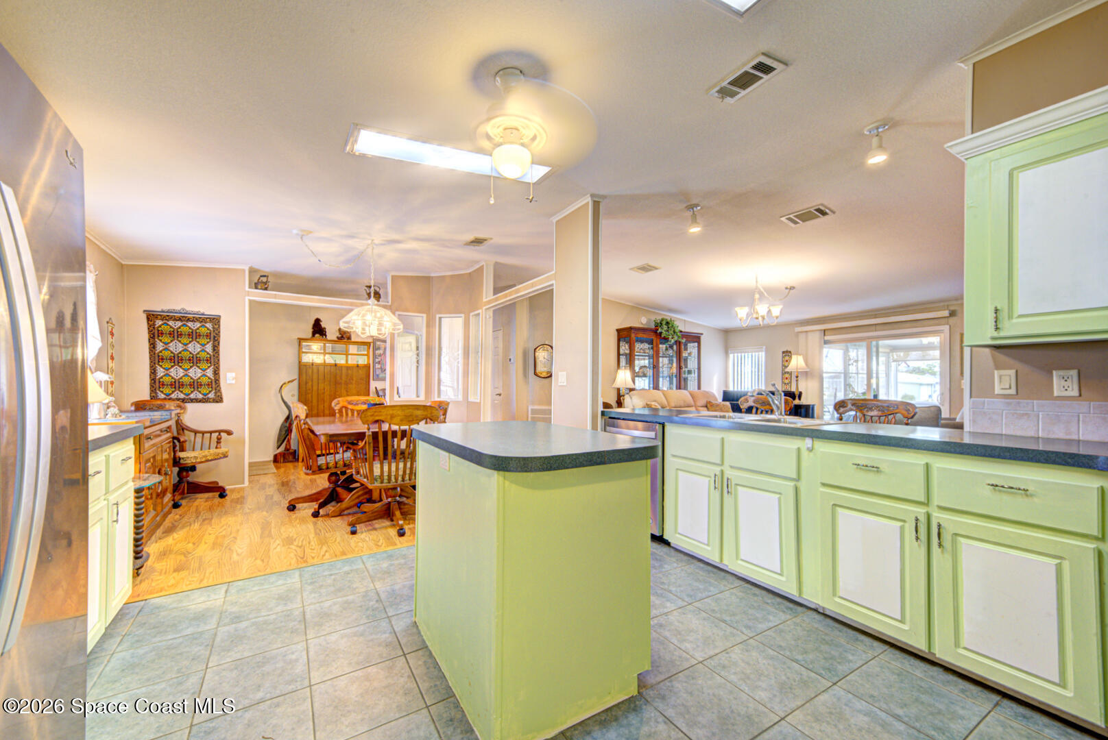 259 Timber Run Way Cocoa, FL 32926 - Photo 10 of 50 7 kitchen with island