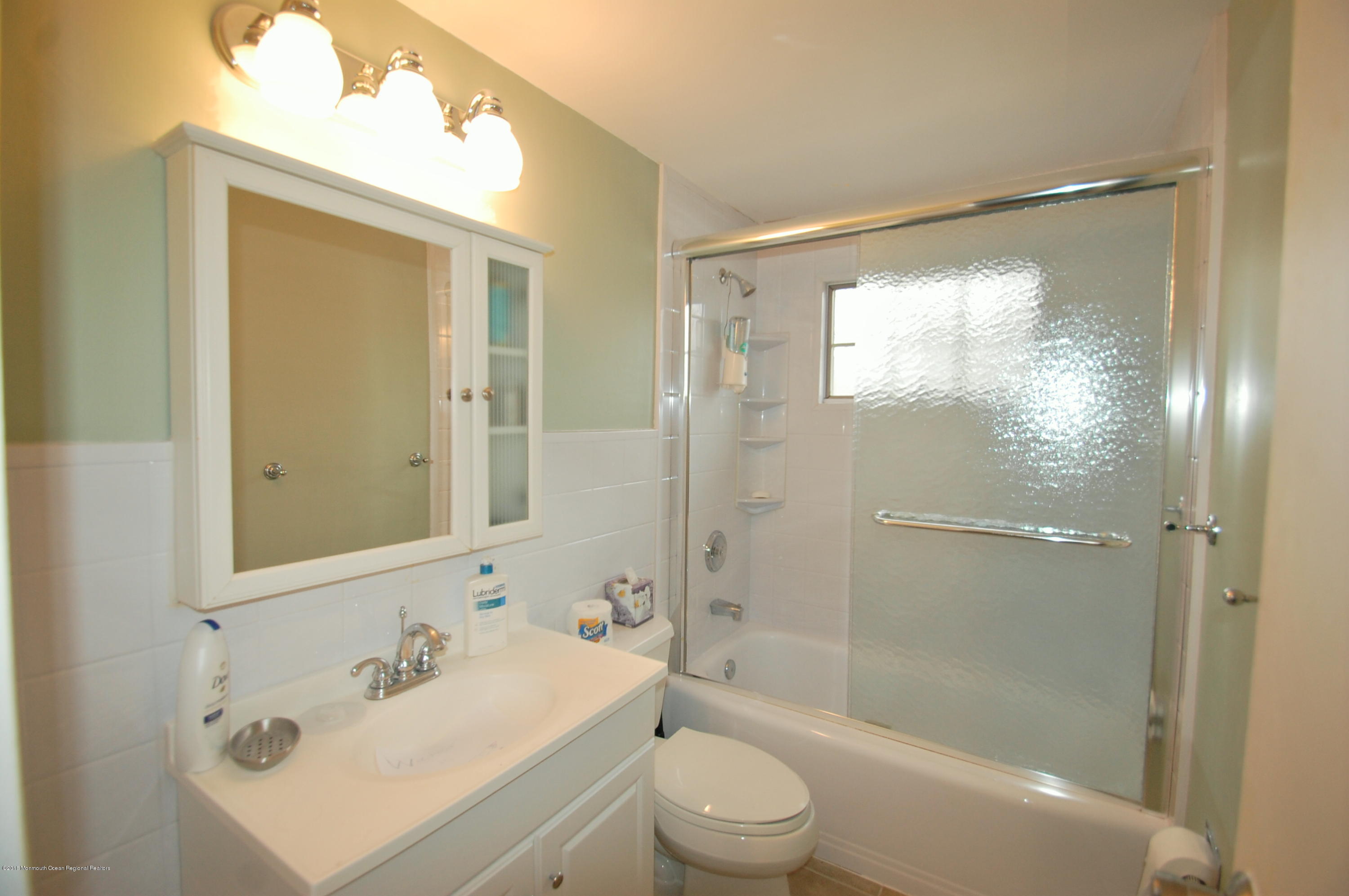 2 Farmdale Road Hazlet, NJ 07730 - Photo 4 of 21 CSC_0050