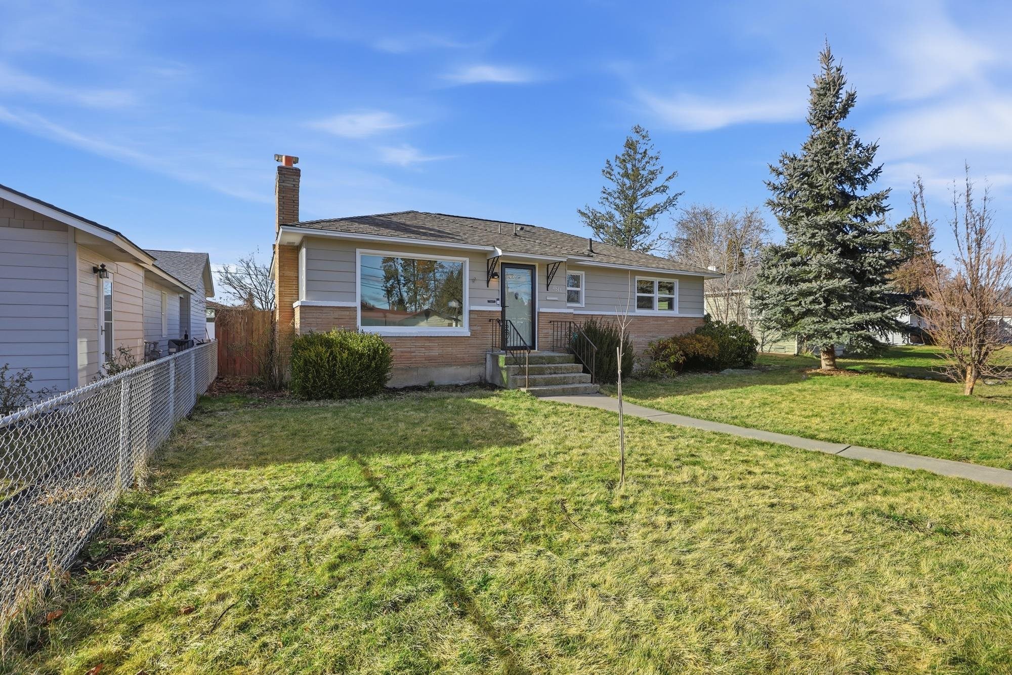 4511 North Rustle Street Spokane, WA 99205 - Photo 3 of 36