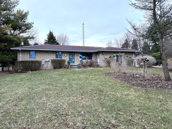 $305,000 | 9776 North Marsh Road, Fowlerville, MI 48836