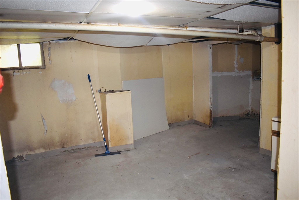50-52 Balis Street Springfield, MA 01109 - Photo 38 of 42
