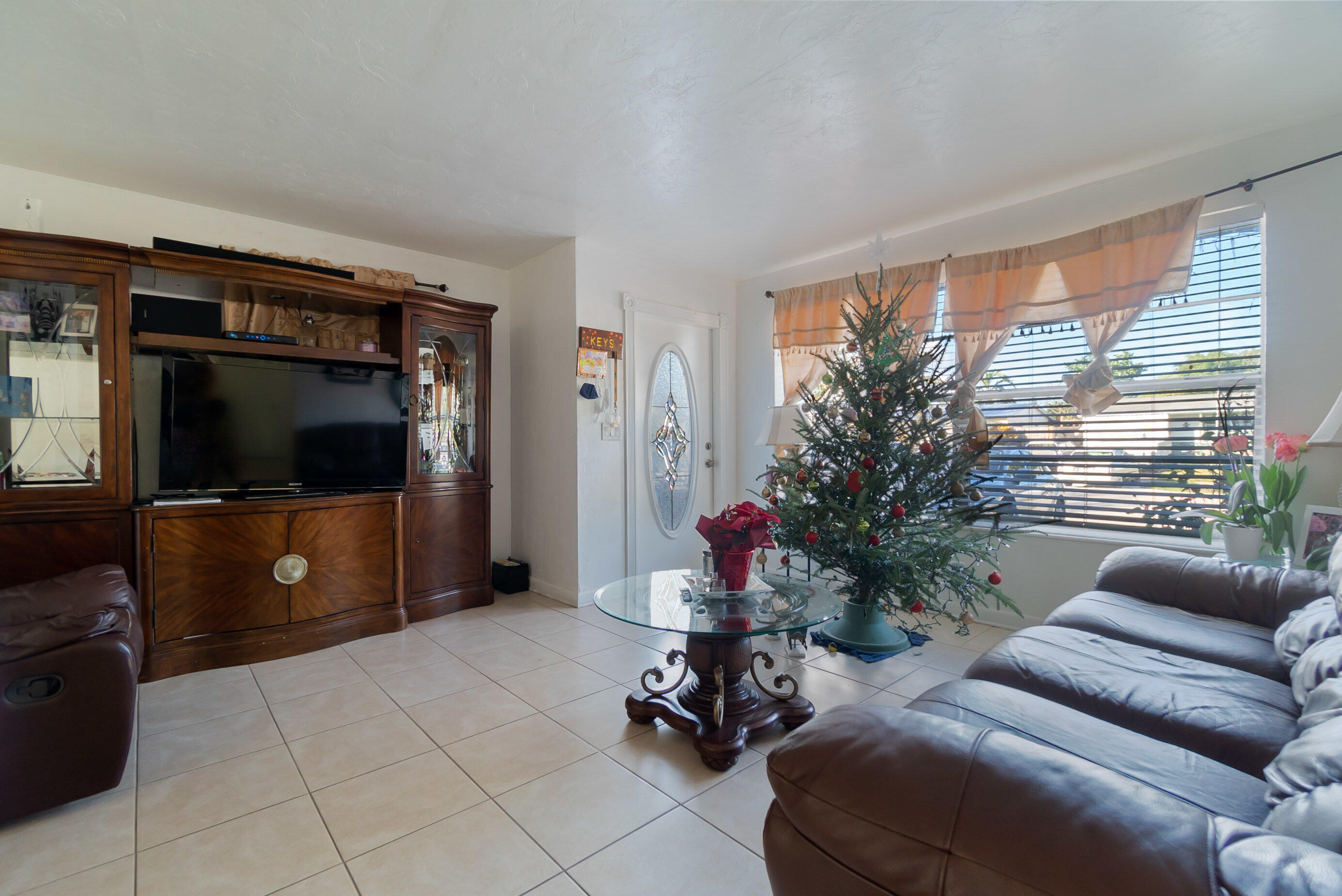 3608 Holiday Road Palm Beach Gardens, FL 33410 - Photo 4 of 30 004_dsc03244