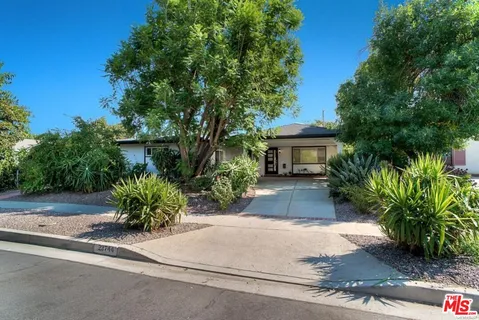 $4,700 | 23744 Hartland Street, West Hills, CA 91307