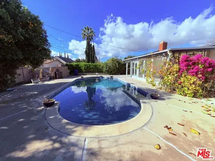 $4,700 | 23744 Hartland Street, West Hills, CA 91307