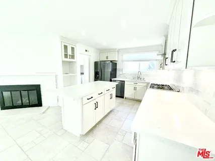 $4,700 | 23744 Hartland Street, West Hills, CA 91307