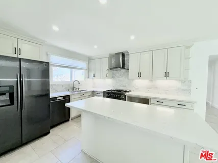 $4,700 | 23744 Hartland Street, West Hills, CA 91307