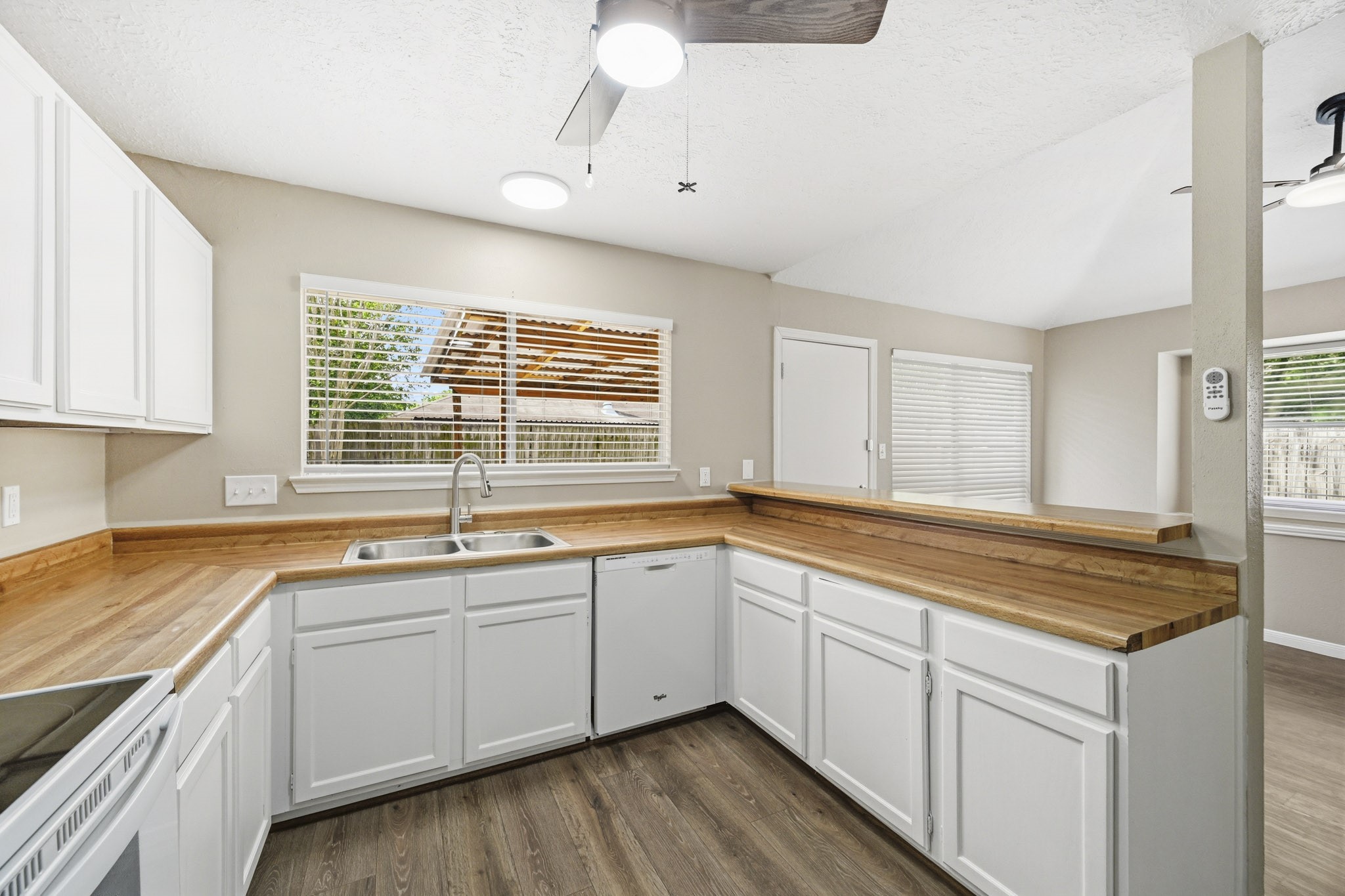 5202 Roserock Lane Spring, TX 77379 - Photo 4 of 17