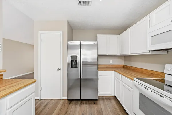 $2,000 | 5202 Roserock Lane, Spring, TX 77379