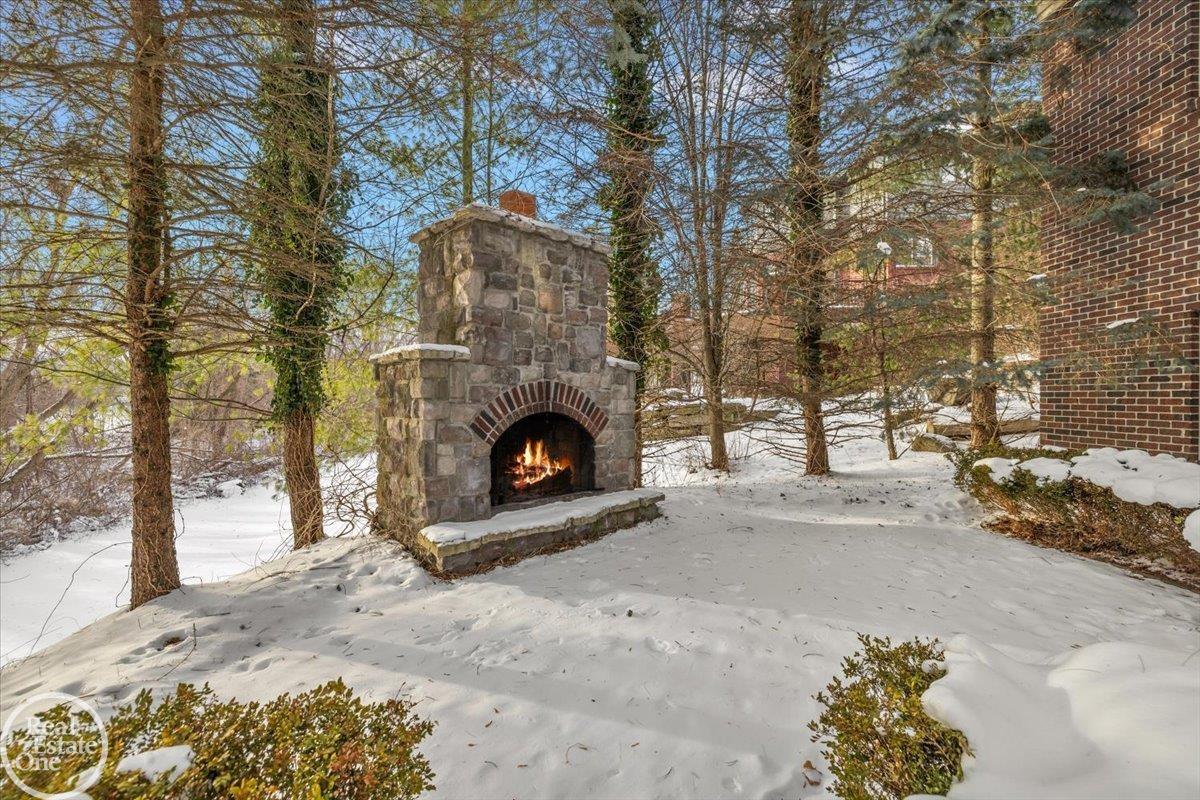 877 Quarry Drive Rochester Hills, MI 48306 - Photo 17 of 86