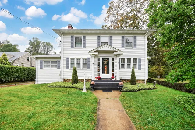 $449,000 | 152 Main Street, East Hampton, CT 06424