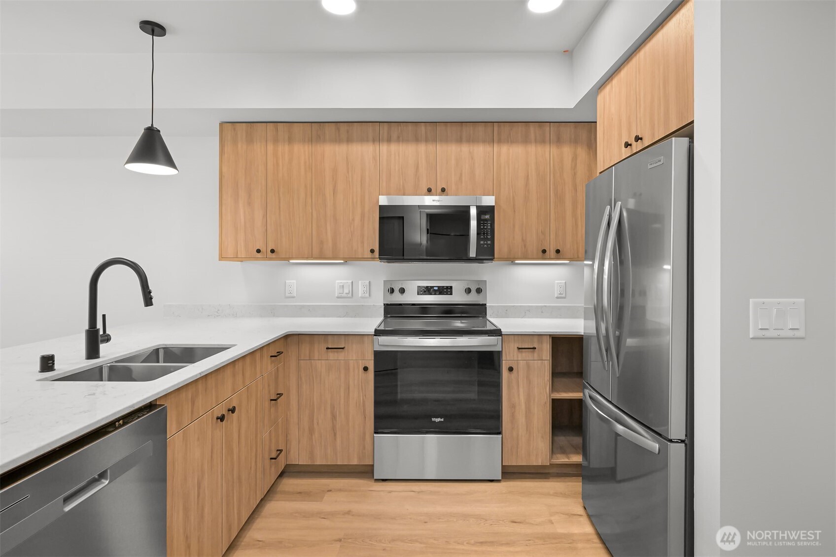 820 North State Street, Unit 507 Bellingham, WA 98225 - Photo 8 of 23
