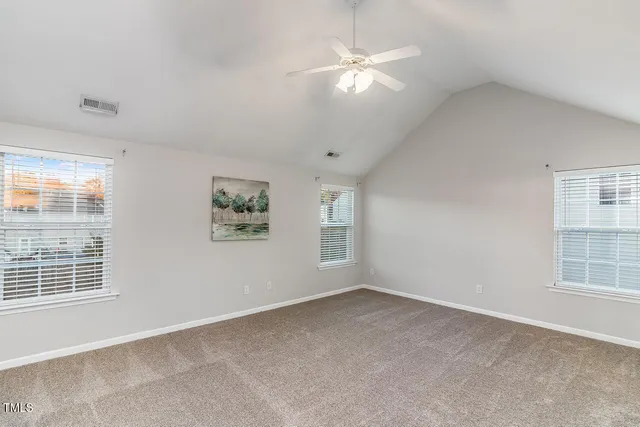 a view of entryway with a workspace