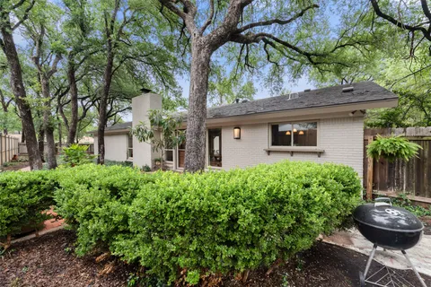 $469,000 | 302 South Lake Creek Drive, Round Rock, TX 78681