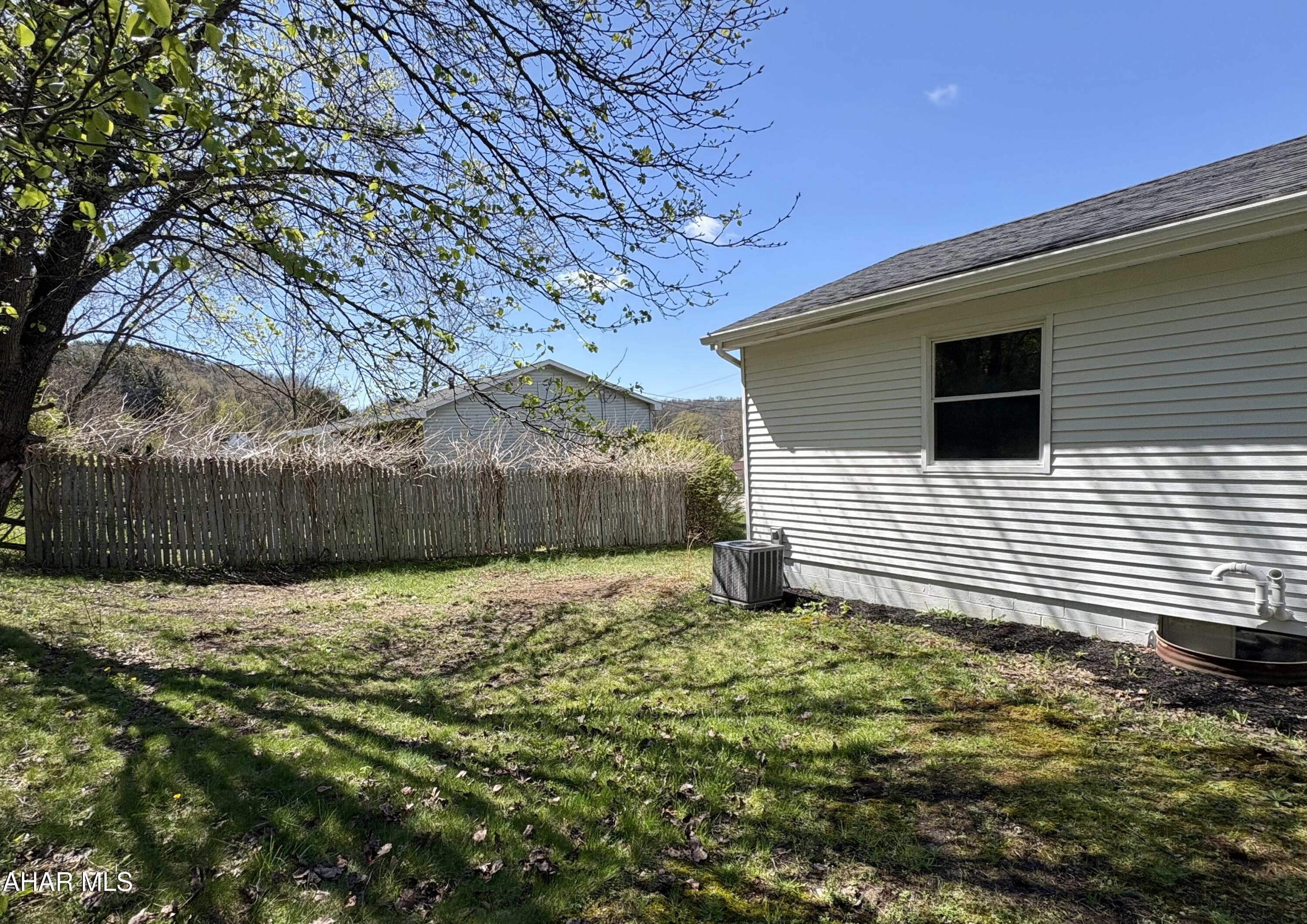 444 Highway 356 Apollo, PA 15613 - Photo 5 of 24