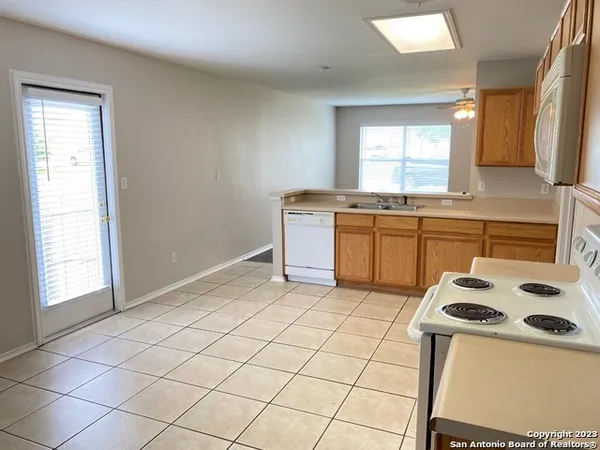 $1,450 | 3008 Pine Valley Drive, New Braunfels, TX 78130