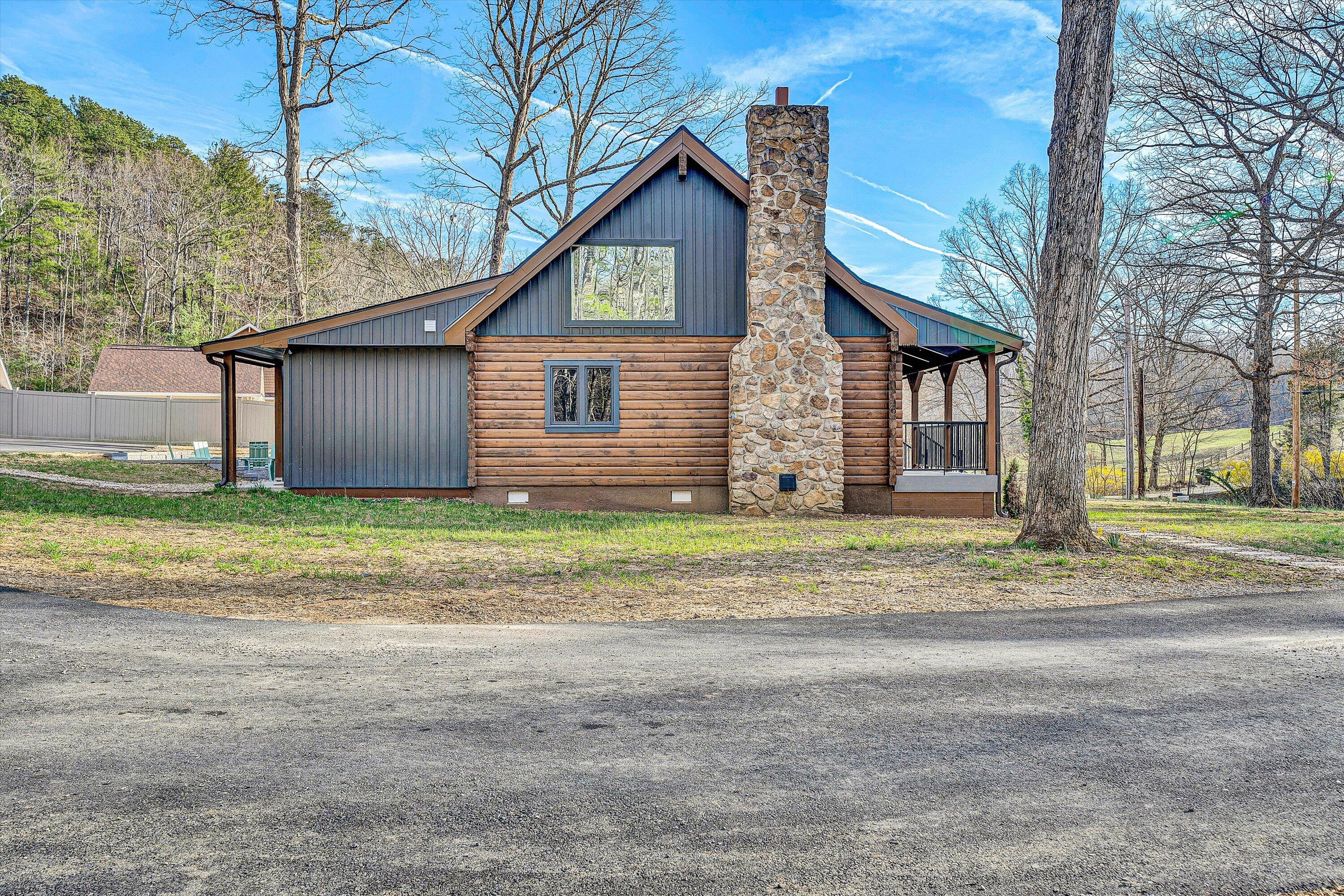 2512 Wildwood Road Salem, VA 24153 - Photo 3 of 46 03-DSC00133
