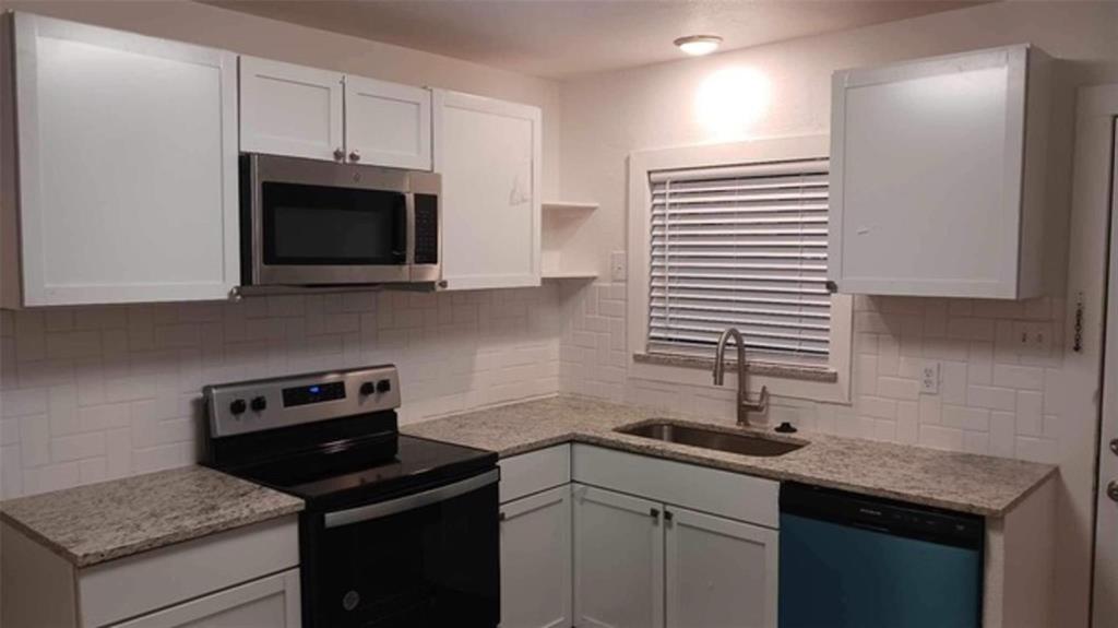 706 East Acheson Road Denison, TX 75021 - Photo 2 of 12