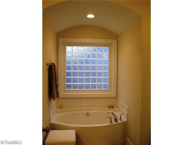 Master Bath/Spa.