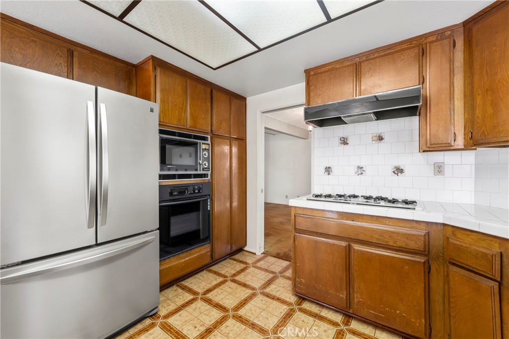 846 Mooncrest Circle Brea, CA 92821 - Photo 9 of 39