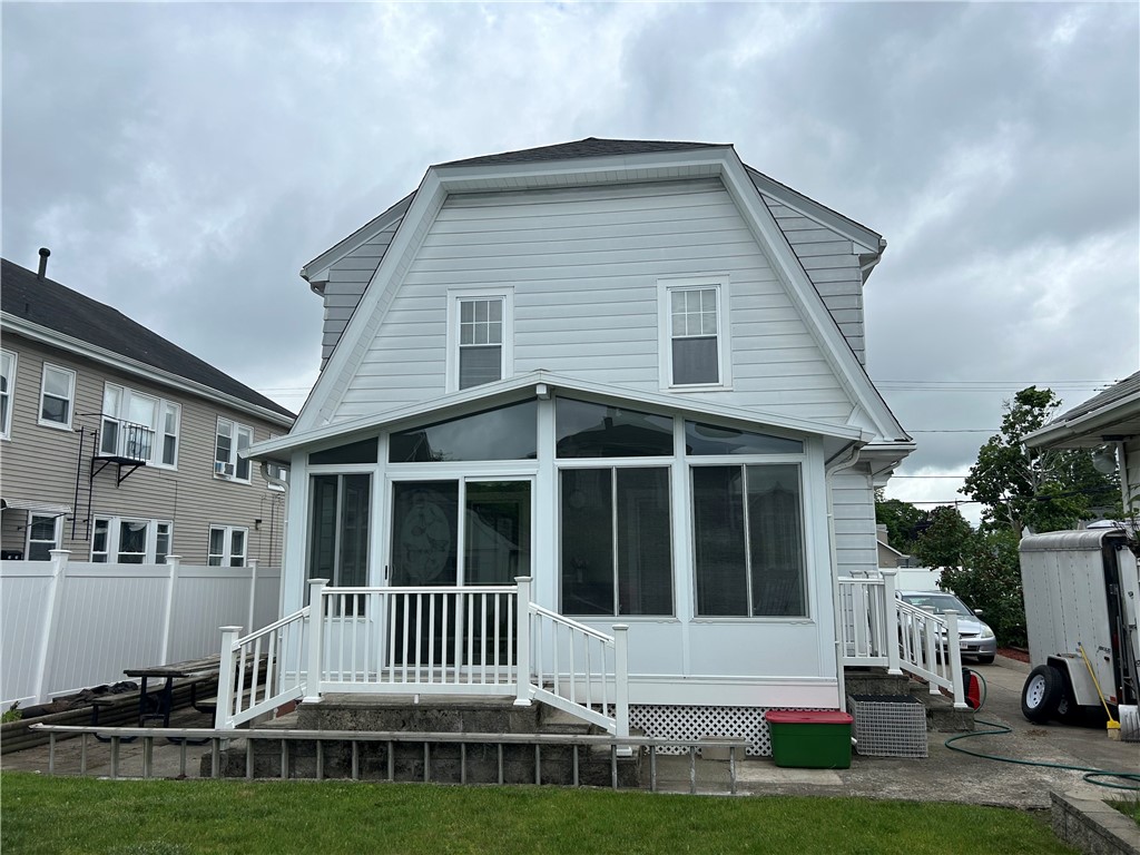 12 Bloomfield Street Pawtucket, RI 02861 - Photo 2 of 46