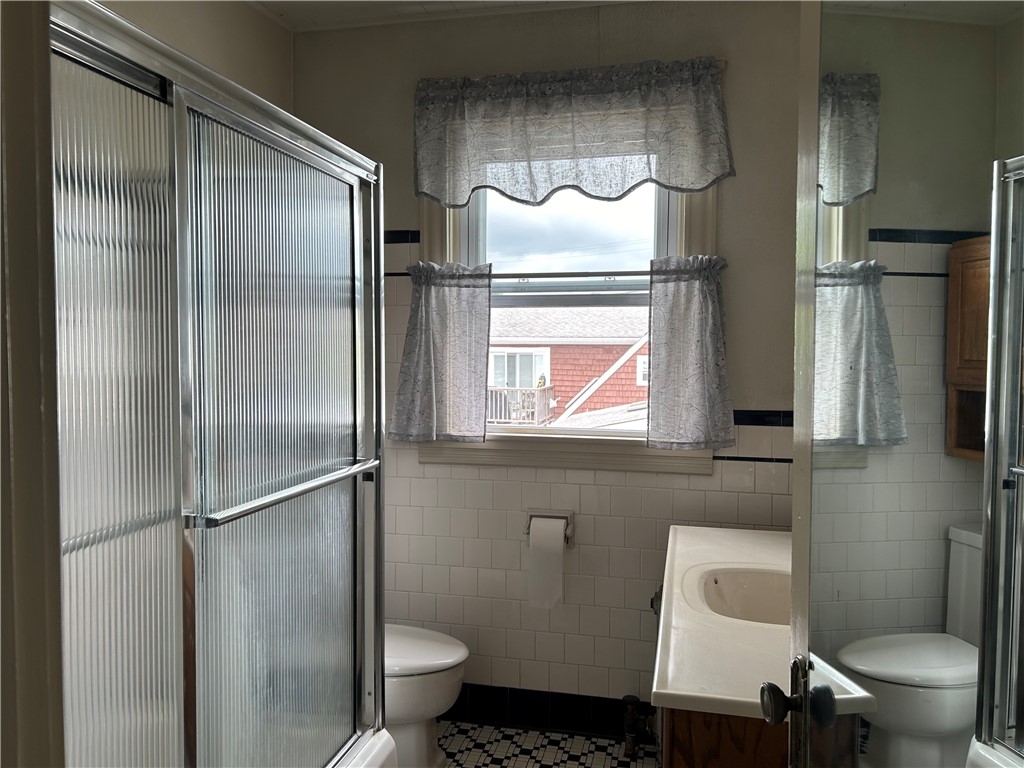 12 Bloomfield Street Pawtucket, RI 02861 - Photo 26 of 46