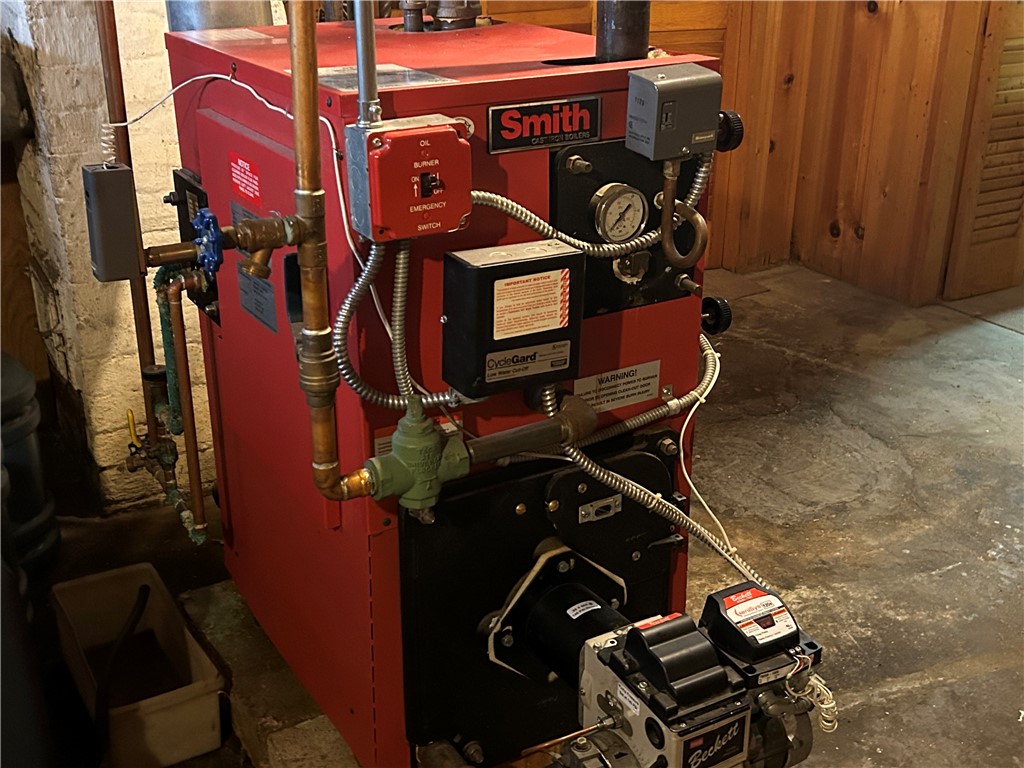 12 Bloomfield Street Pawtucket, RI 02861 - Photo 42 of 46