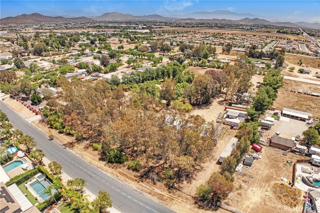 30925 Old Windmill Road Menifee, CA 92584 - Photo 6 of 23
