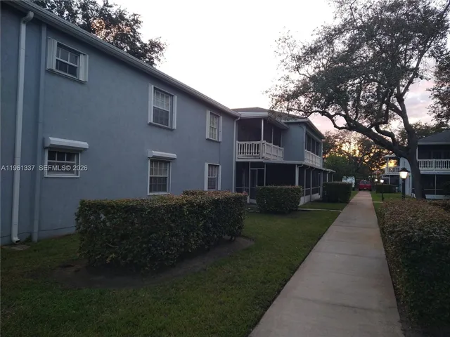 $197,500 | 7554 Stirling Road, Unit 105, Davie, FL 33024