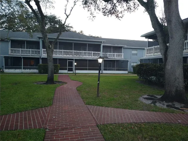 $197,500 | 7554 Stirling Road, Unit 105, Davie, FL 33024