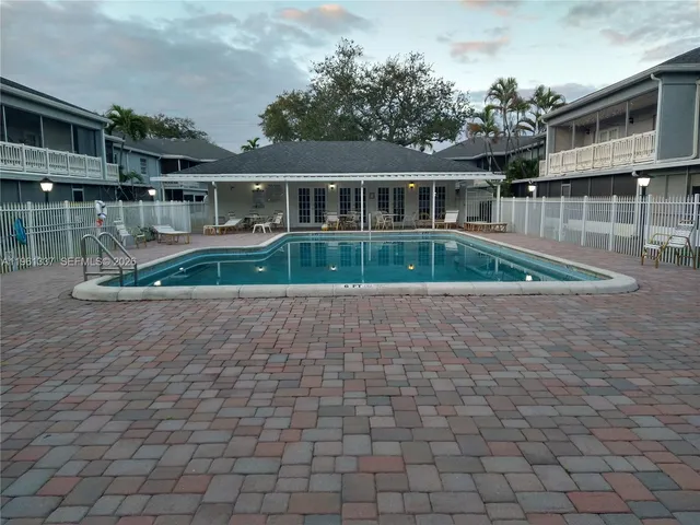 $197,500 | 7554 Stirling Road, Unit 105, Davie, FL 33024