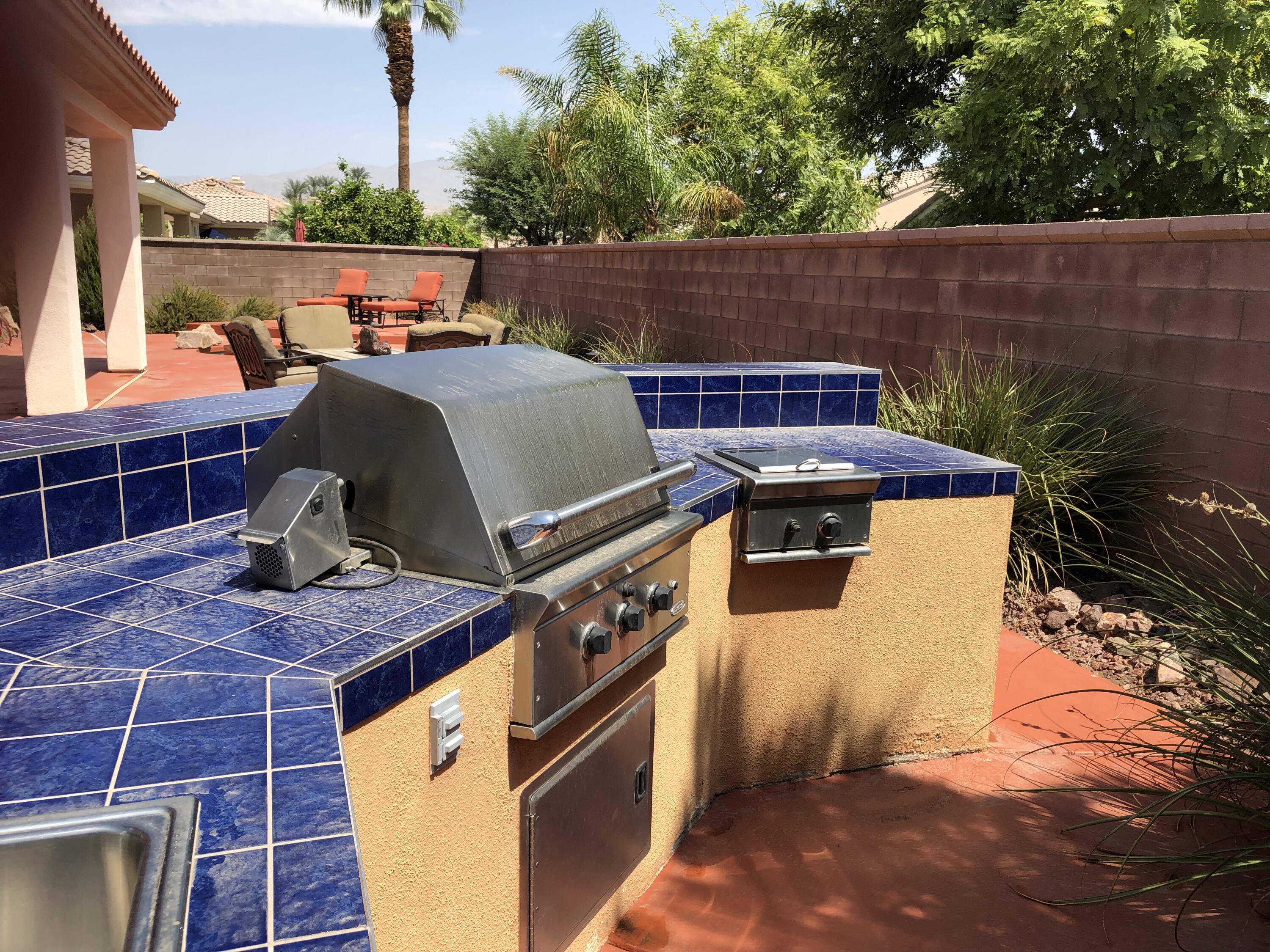 35932 Beringer Road Palm Desert, CA 92211 - Photo 14 of 44 a terrace view