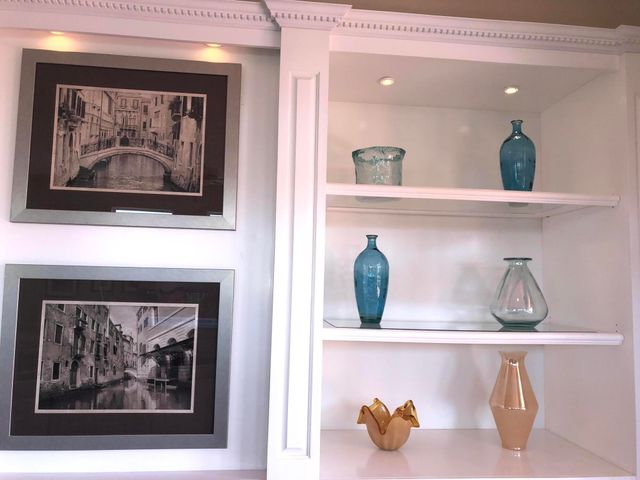a en suite bathroom with a toilet