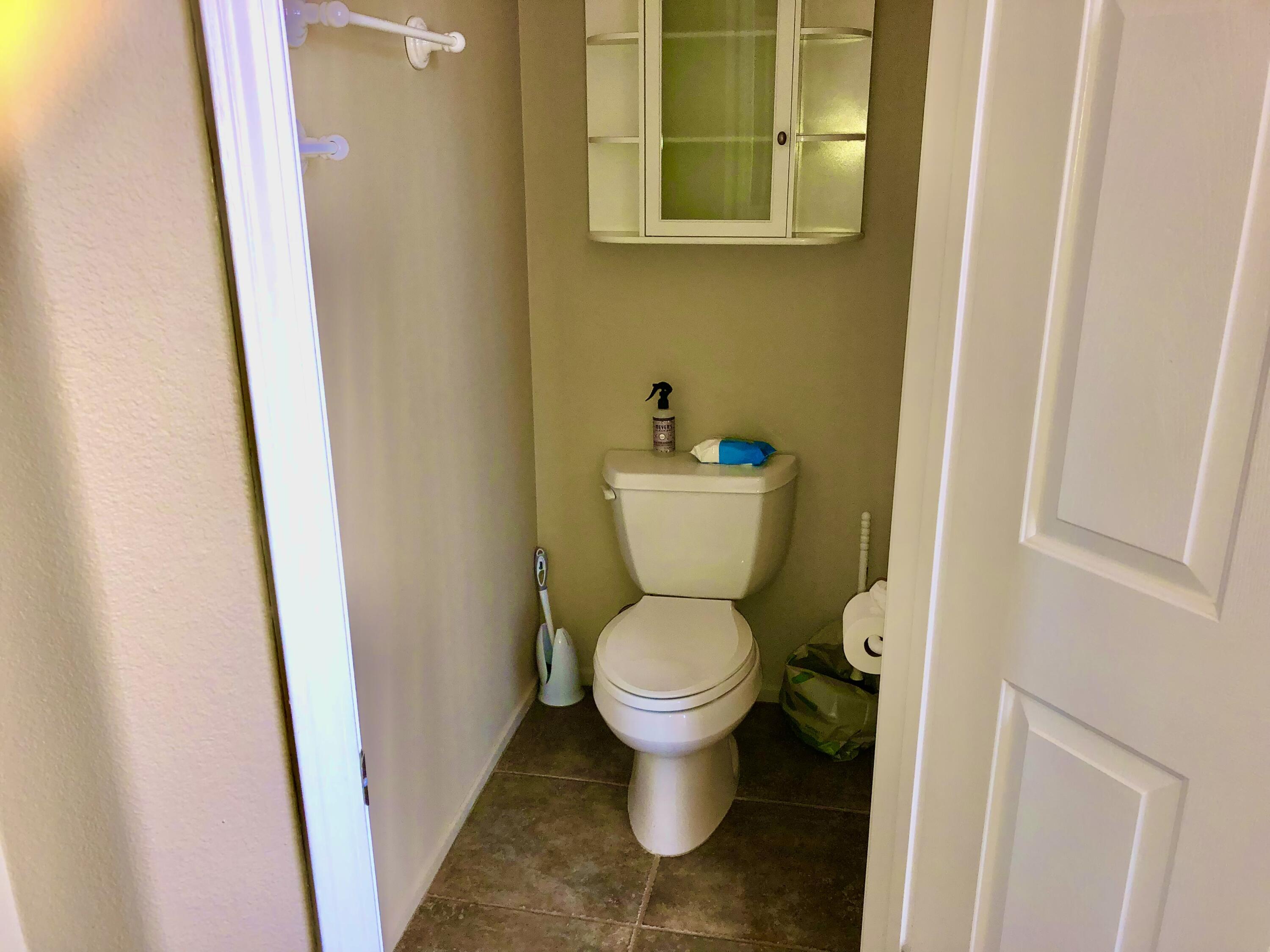 35932 Beringer Road Palm Desert, CA 92211 - Photo 38 of 44 a bathroom with a toilet and a sink