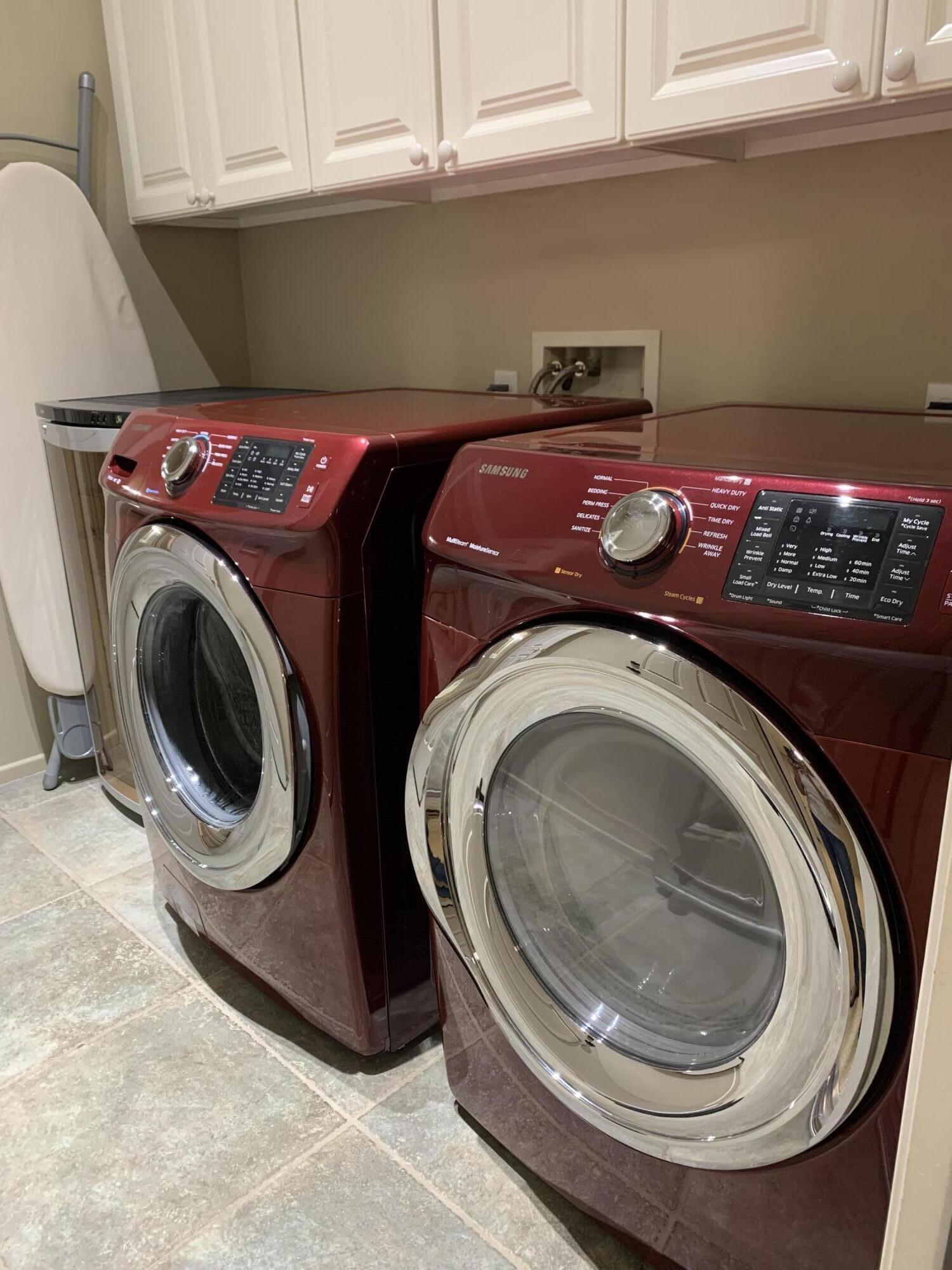 35932 Beringer Road Palm Desert, CA 92211 - Photo 43 of 44 a utility room with dryer and washer