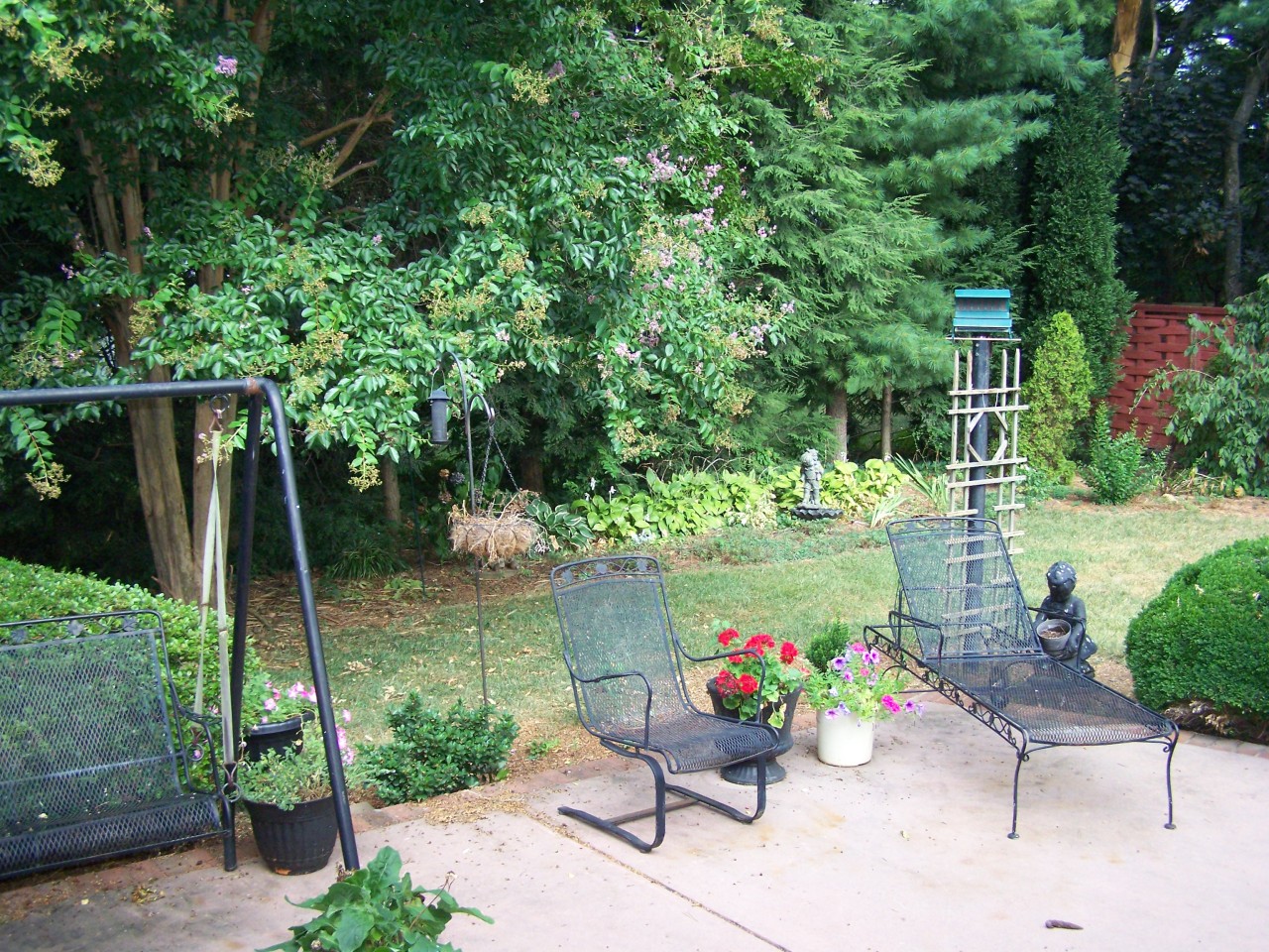 415 Highfield Road Salem, VA 24153 - Photo 40 of 44 Nicely Landscaped