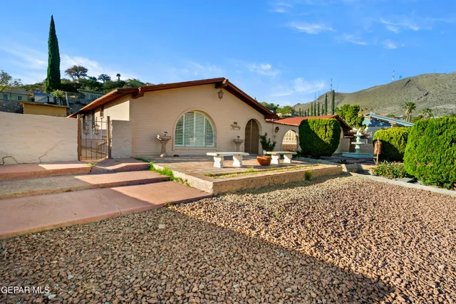 a house view with a outdoor space