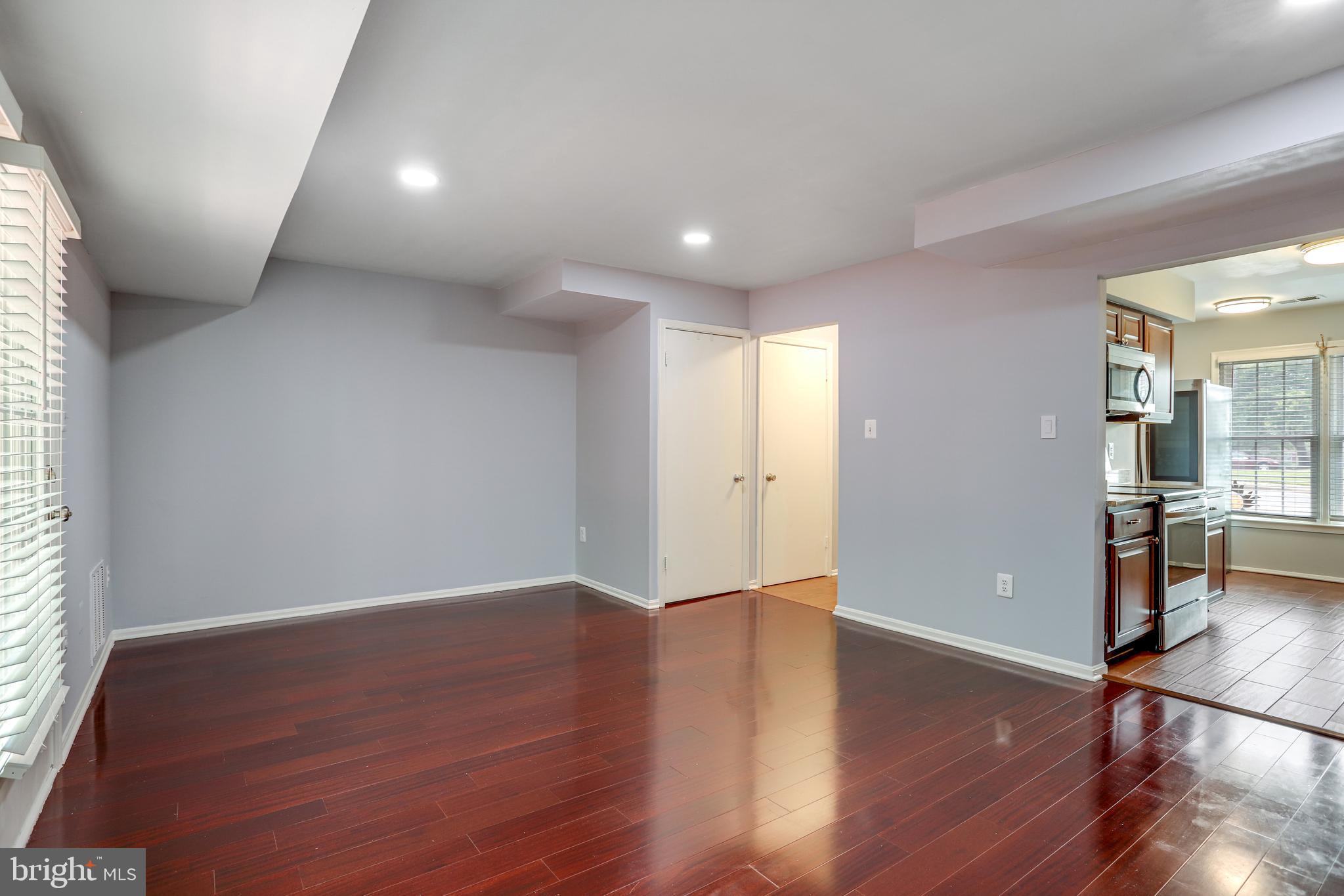 22303 Mayfield Square Sterling, VA 20164 - Photo 13 of 33